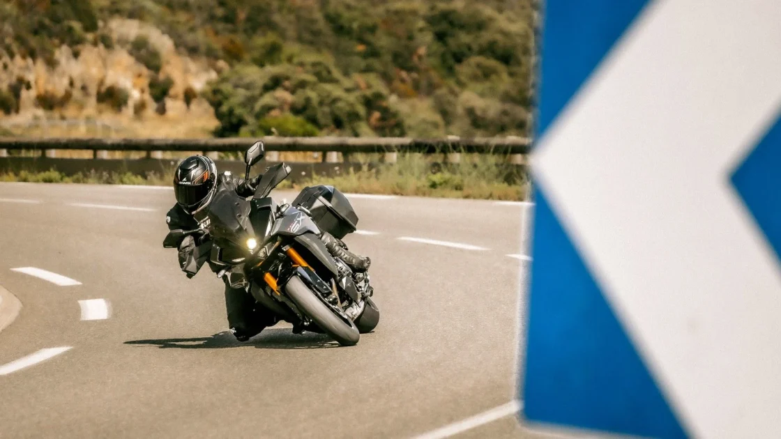Motor Touring Suzuki Tantang Dominasi BMW S 1000 XR