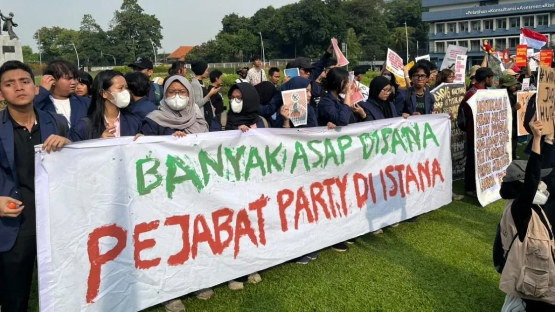 Ribuan Mahasiswa Gelar Demo 2 Tahun Prabowo-Gibran
