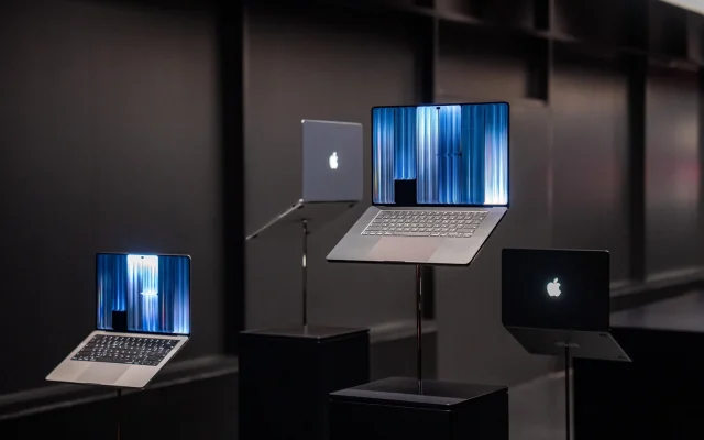 Best Buy Beri Kartu Hadiah USD100 untuk Preorder MacBook Pro