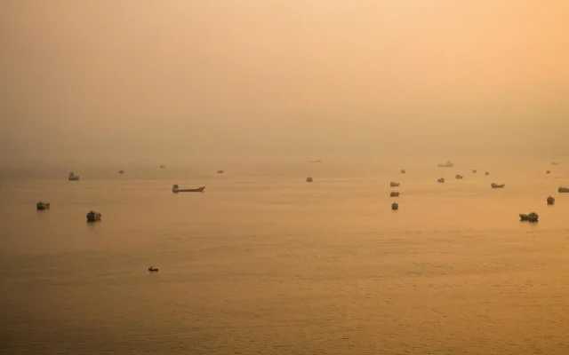 Kapal Dilaporkan Terbakar di Lepas Pantai Oman