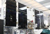 Satelit Pusat Data Pertama Google Berhasil Mengudara dan Menulis Puisi