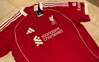 Adidas Jual Jersey Arsenal dan Man United Seharga Rp800 Ribuan