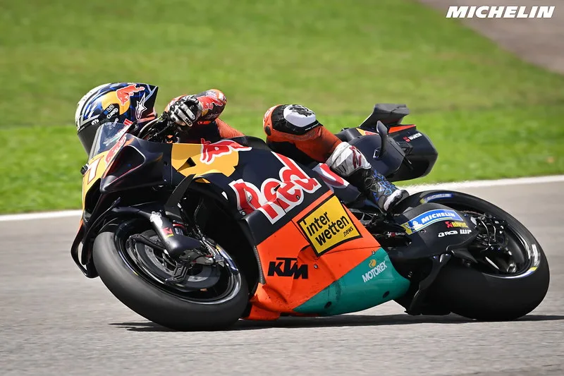 Pebalap MotoGP Protes Keras Kondisi Aspal Sirkuit Sepang