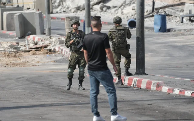 Penguncian Militer Israel di Hebron Berlanjut Selama Sepekan