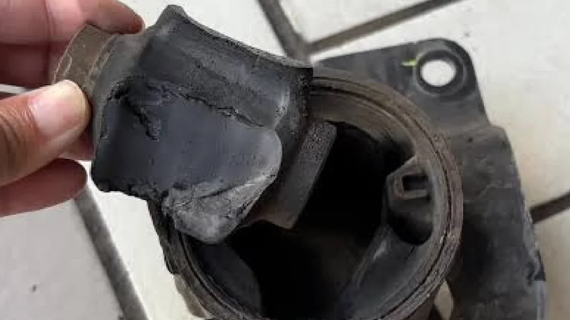 Kenali 7 Ciri Engine Mounting Rusak pada Mobil Anda