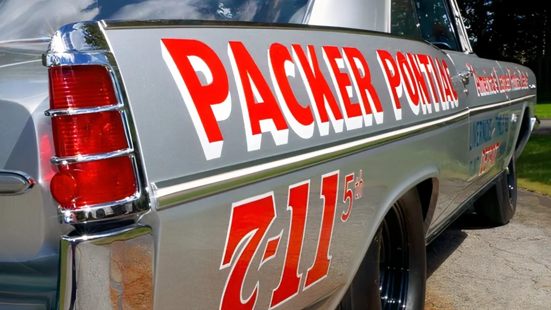 Mobil Balap Langka Pontiac Punya Rangka yang Dibor Lubang