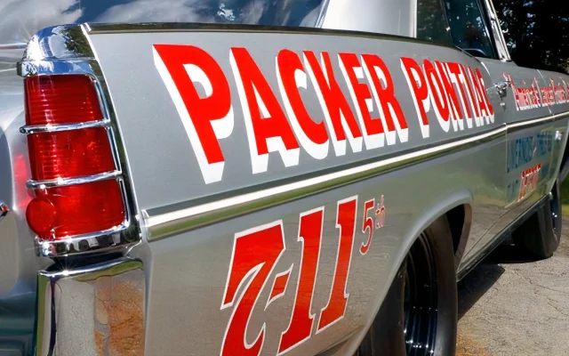 Mobil Balap Langka Pontiac Punya Rangka yang Dibor Lubang