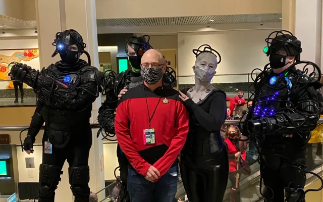 Mengenang Patrick Stewart Melalui Pengalaman Cosplay Picard