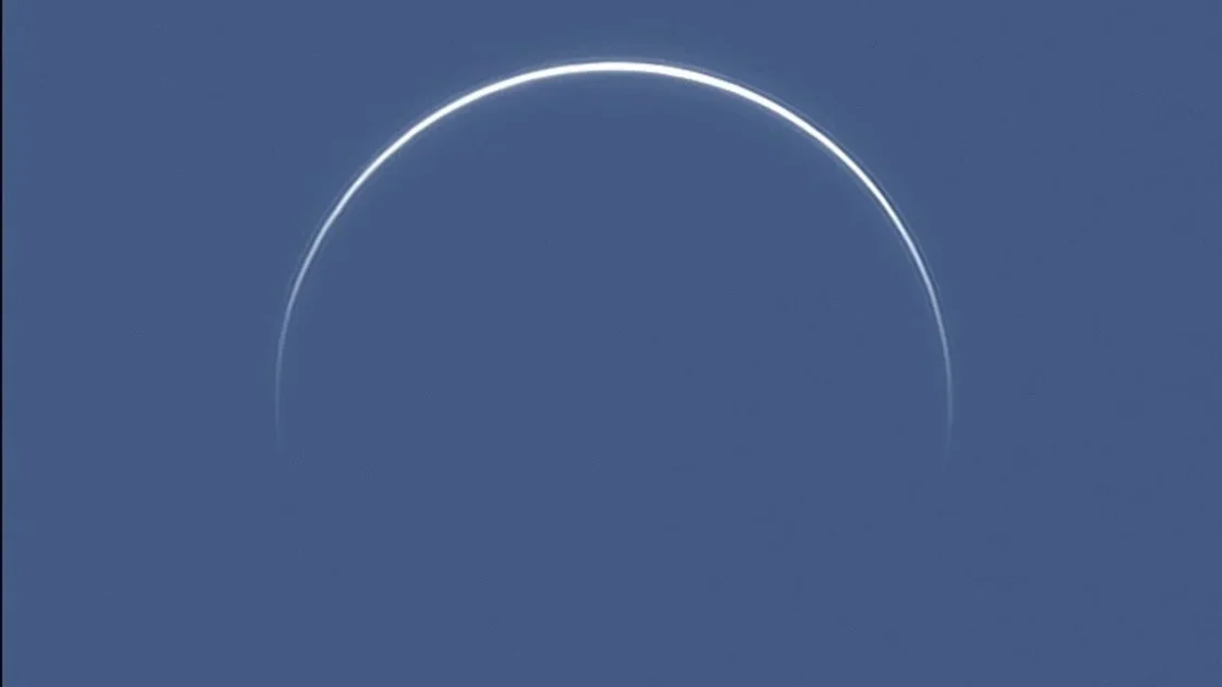 Penampakan Venus Mirip Bulan Sabit dengan Tanduk Bercahaya
